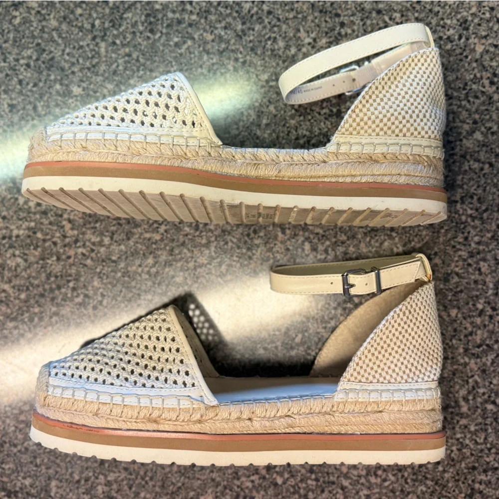 “VINCE CAMUTO” Binettie Espadrille Flat Sandals